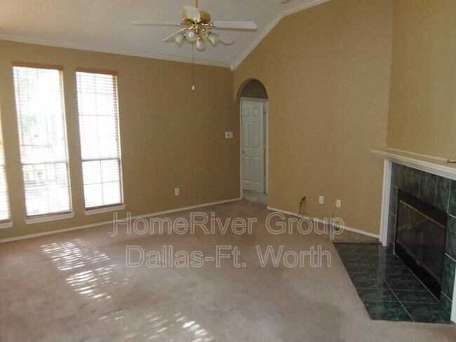 Building Photo - 5010 Wordsworth Dr