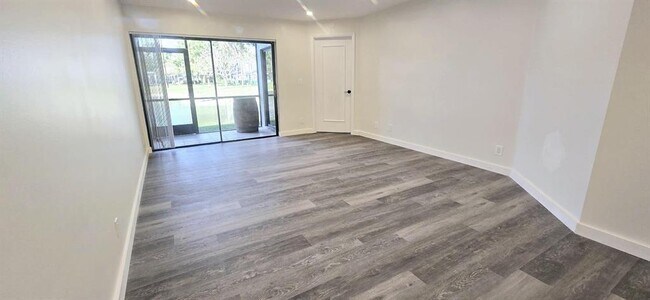 Foto del edificio - 5539 Courtyard Dr