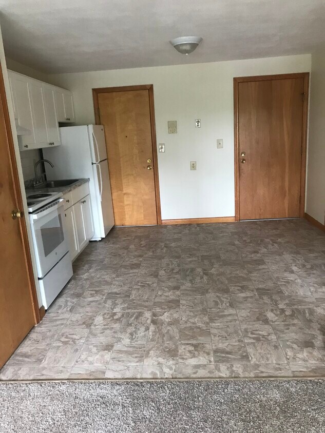 90 Ridgewood Ln, Gardner, MA 01440 Condo for Rent in Gardner, MA