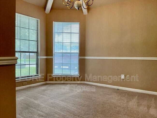 Foto del edificio - 506 Meadow Creek Dr