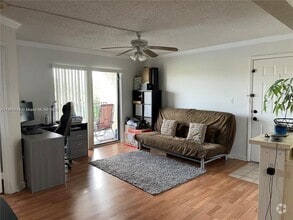 Building Photo - 450 Palm Cir W
