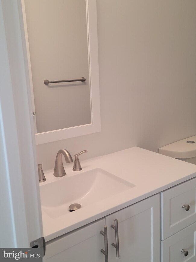 Foto del edificio - 870 Planters Wharf Rd