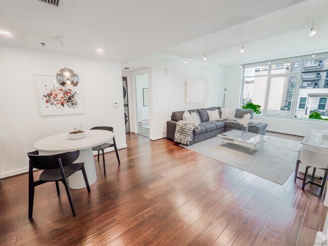 Foto del edificio - 425 W Beech St