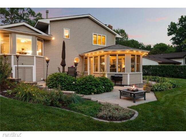 Foto del edificio - 3 br, 3 bath House - 4725 Lorinda Dr