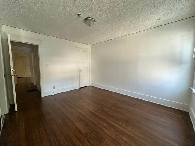full-size bedroom#1 - 120 N Berendo St