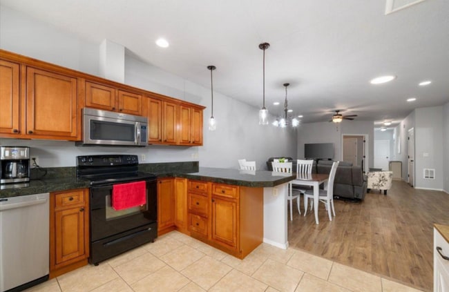 Building Photo - 4215 W 2nd Ave