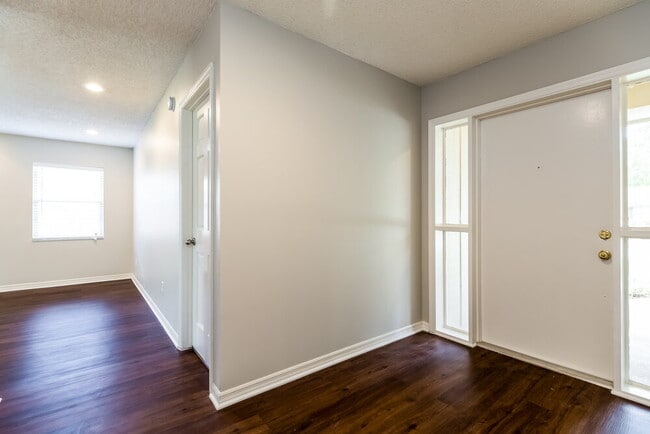 Building Photo - 948 March Hare Ct