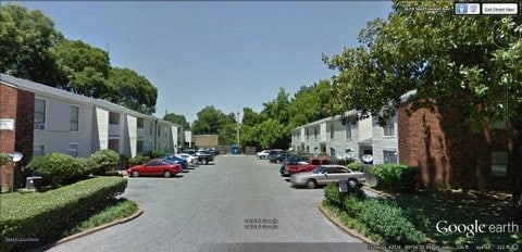 Building Photo - Woodtrail Apartment