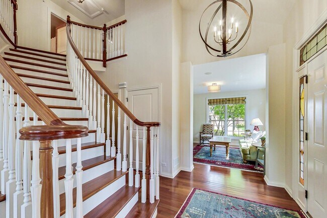 Foto del edificio - 904 Hickory Dr