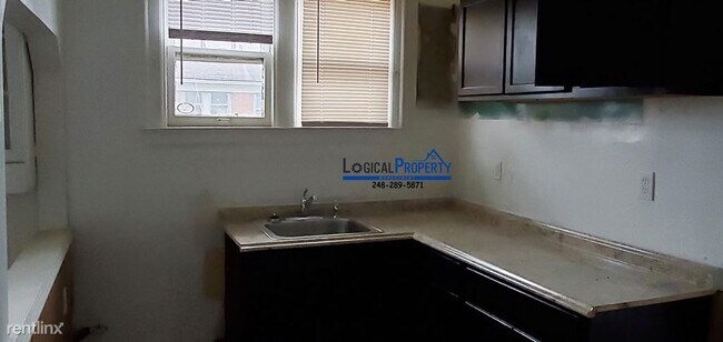 Building Photo - 3 br, 1 bath  - 4058 Clements St Uppr