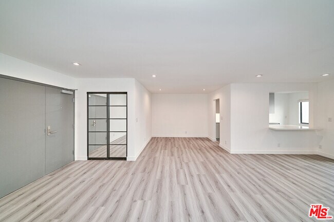 Foto del edificio - 145 S Maple Dr