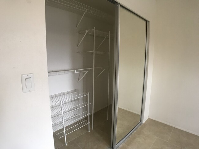 Foto del edificio - Single family, very spacious 2 bedroom, 2....