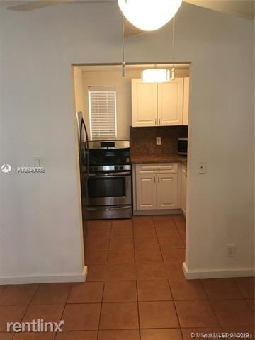 Building Photo - 6715 N Kendall Dr