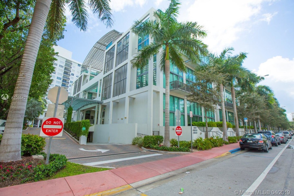 6000 Collins Ave Unit 5O8, Miami Beach, FL 33140 Condo for Rent in