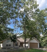 Building Photo - 11 Headley Dr