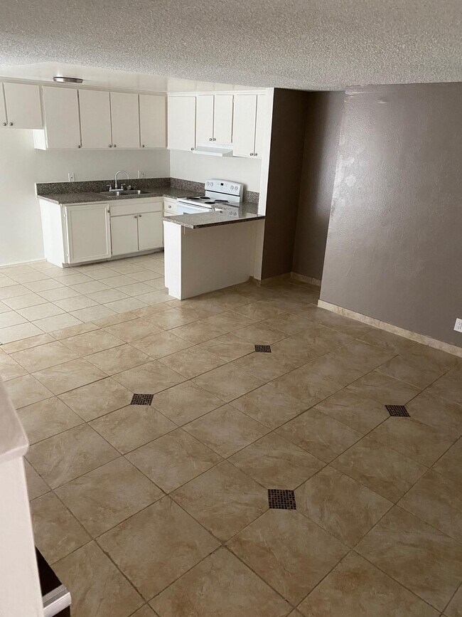 Foto del edificio - 15825 Saticoy St