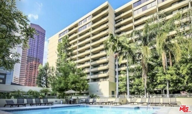 Foto del edificio - 600 W 9th St