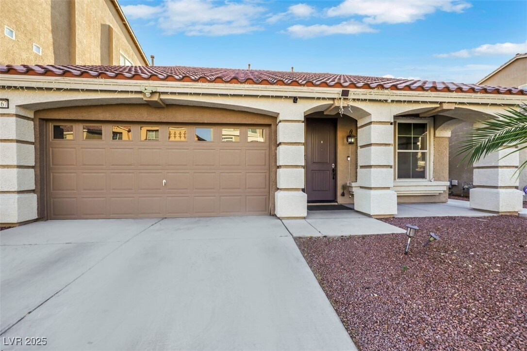 Foto principal - 10167 Bishops Peak Ct