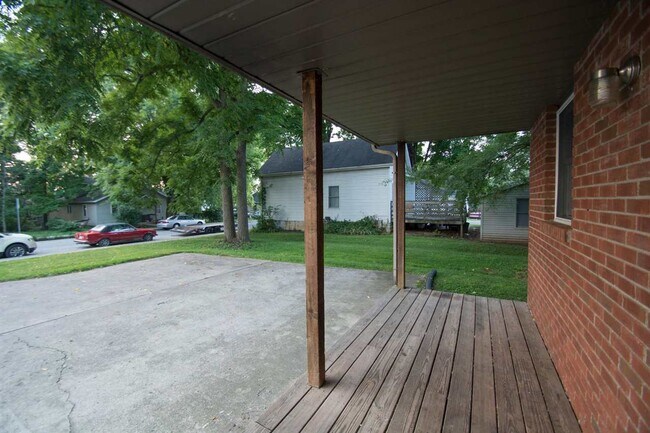 Foto del edificio - 1310 S Madison St