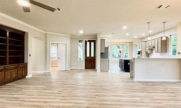 Building Photo - 109 Saddle Trail