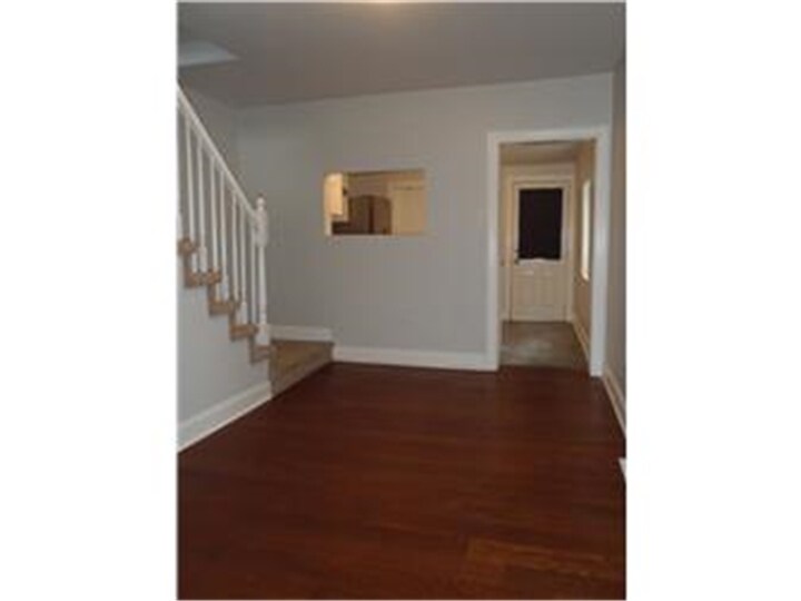 Foto del edificio - 515 W 9th St