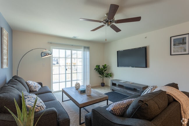 Apt 3517 - Hampden Greene