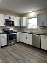Building Photo - 829 Randall Dr