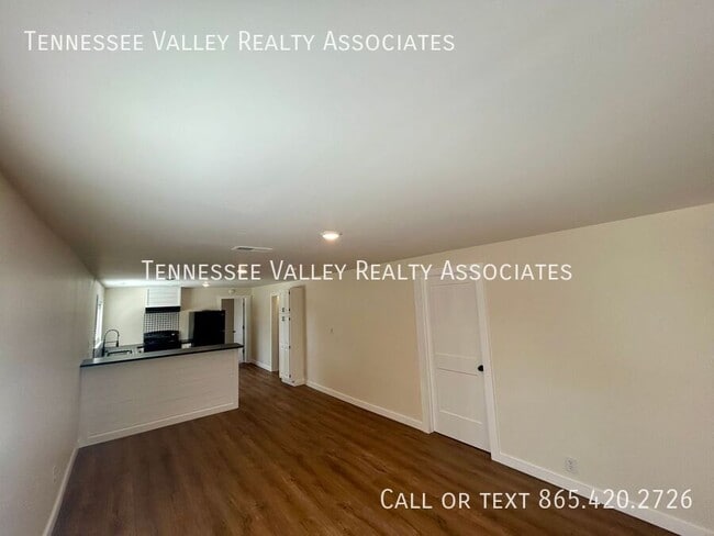 Building Photo - 2321 Bradford St