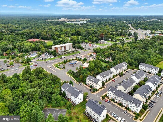 Foto del edificio - 7416 Riding Meadow Way