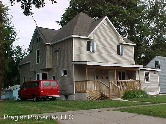 Primary Photo - 242 Moir St