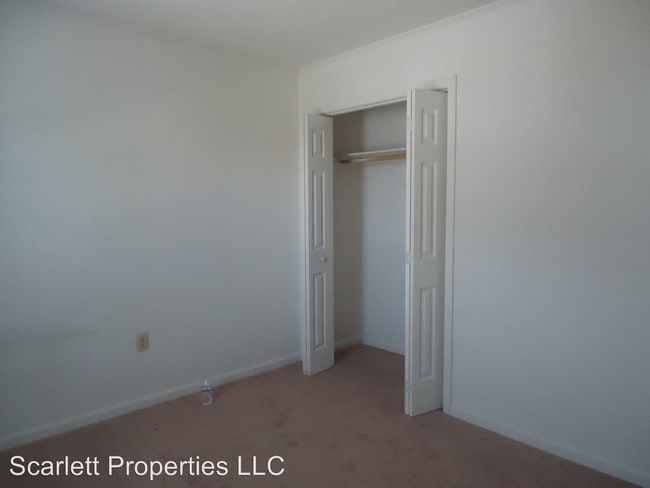 Building Photo - 630-656 W 13th St