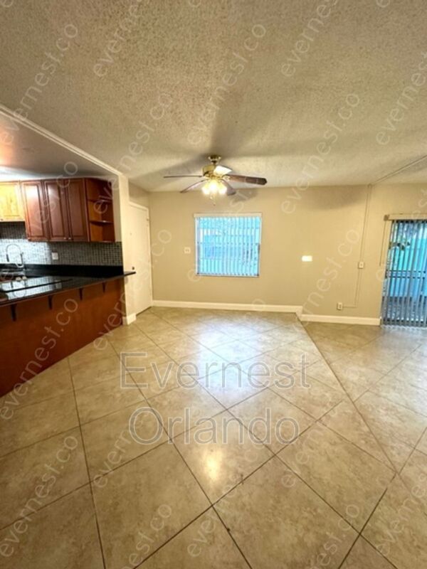 Foto del edificio - 1000 S Semoran Blvd