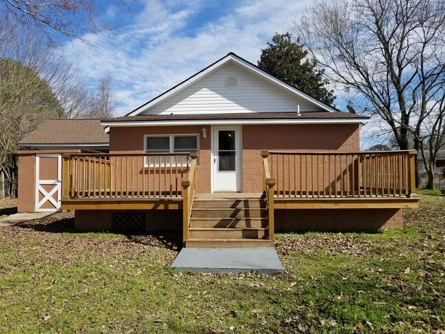 Building Photo - 202 Cline Rd