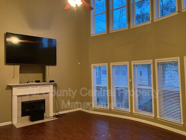 Foto del edificio - 8038 Mary Alice Way