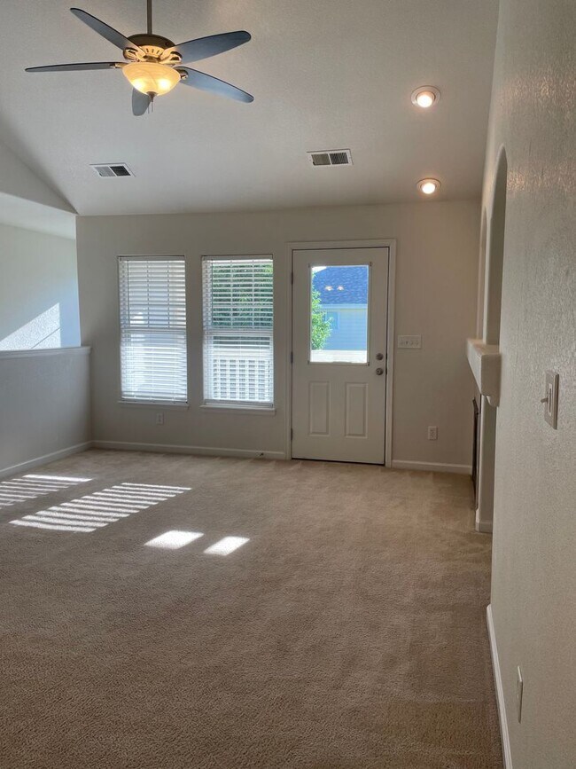 Building Photo - 3734 Ponderosa Ct