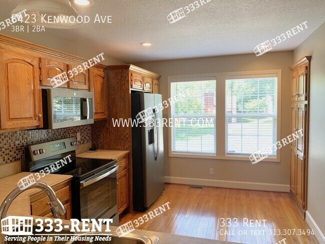 Building Photo - 8423 Kenwood Ave