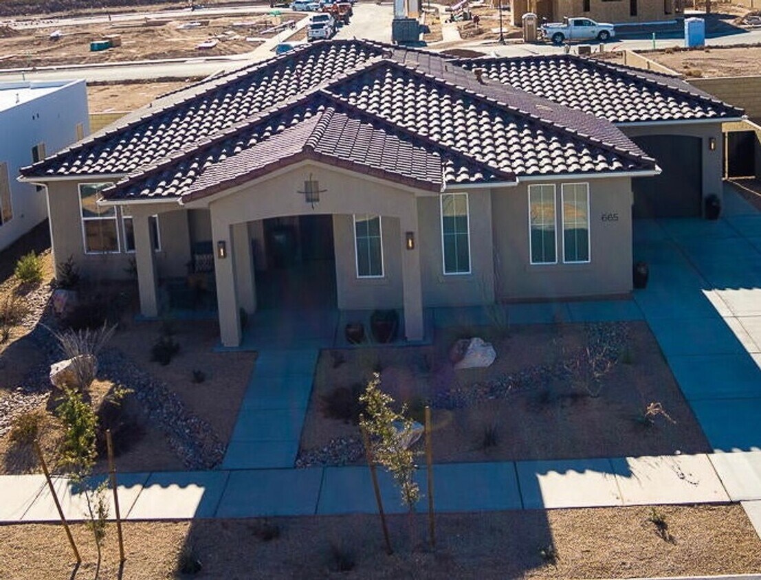 Foto principal - Beautiful Desert Color Home