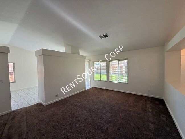 Foto del edificio - 2240 Westpark Dr