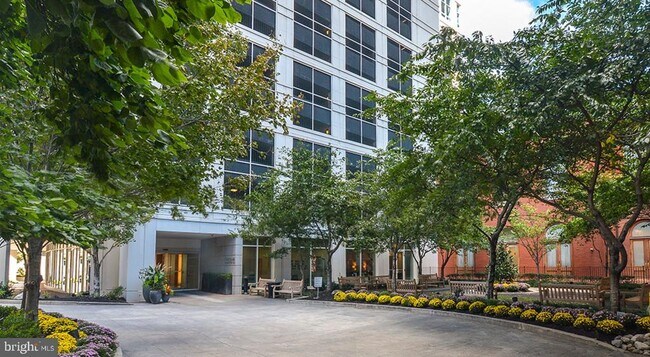 Foto del edificio - 200 W Washington Square