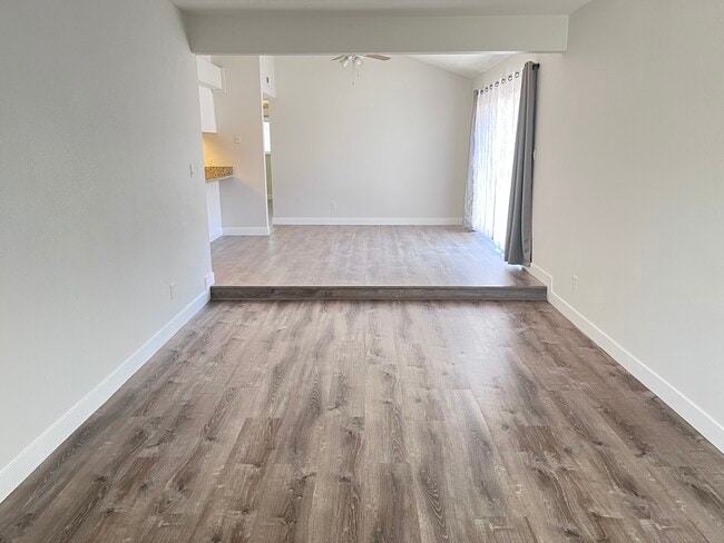Foto del edificio - 1052 Clinton Rd