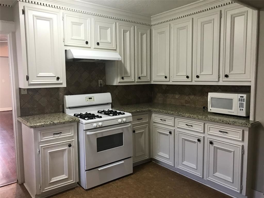 Primary Photo - 111 N Sidney St