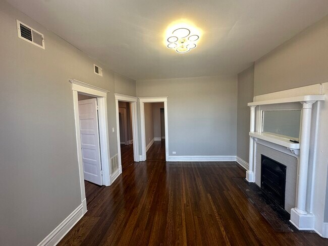 Foto del edificio - 6110 S Ingleside Ave