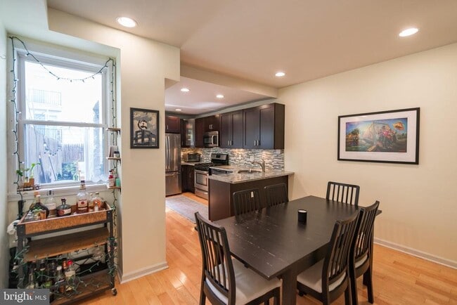 Building Photo - 752 N Uber St