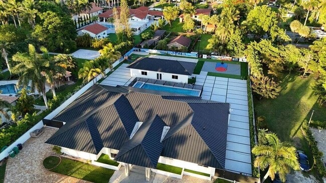 Foto del edificio - 365 NW 132nd Ave