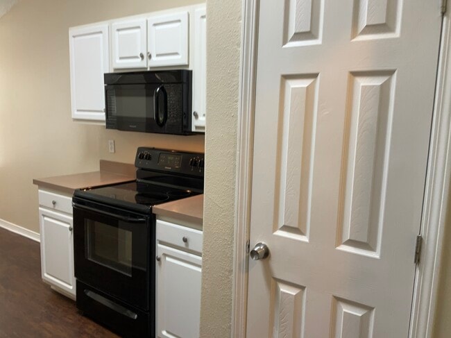 Foto del edificio - 12142 Corner Oaks Dr
