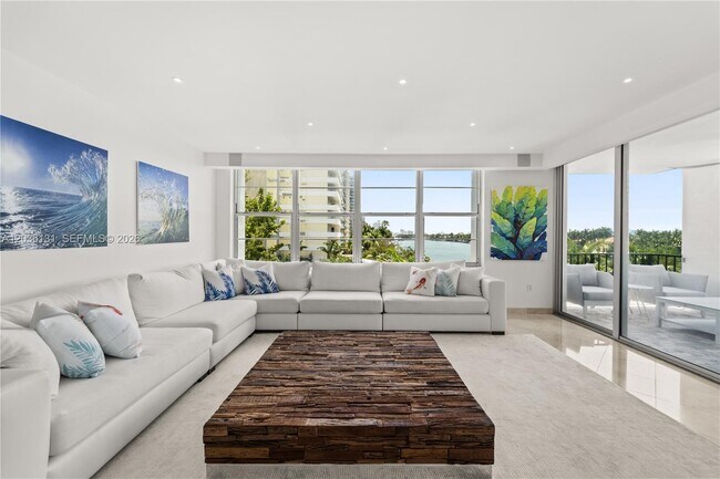 Building Photo - 5640 Collins Ave