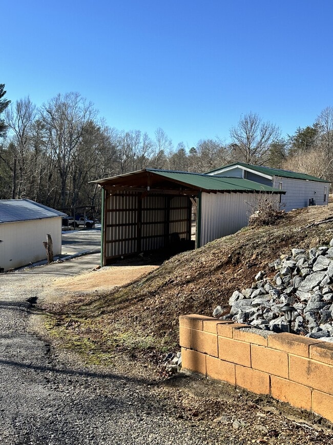 Foto del edificio - 4148 Smokey Creek Rd