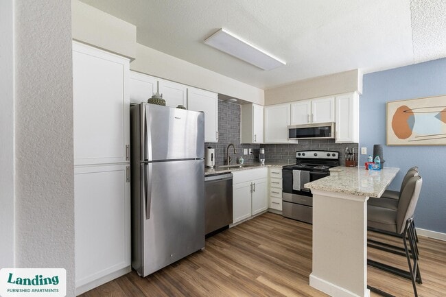 Building Photo - 5704 W Thomas Rd