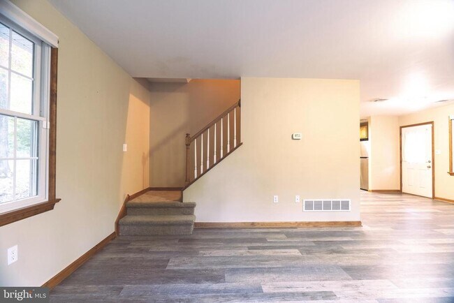 Building Photo - 1709 Snyder Rd