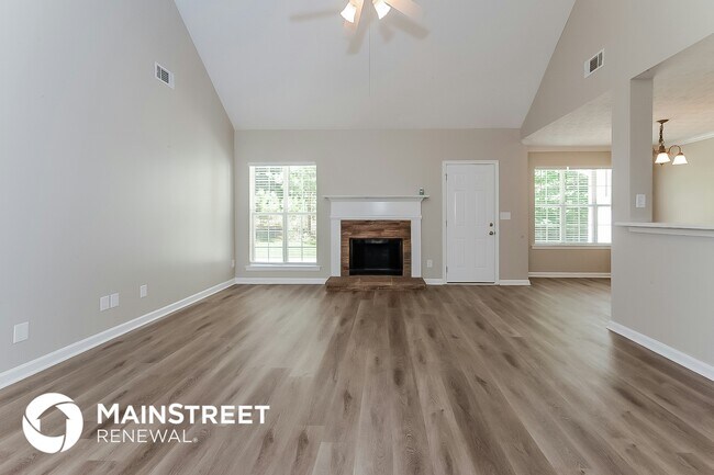 Building Photo - 230 Dillion Dr